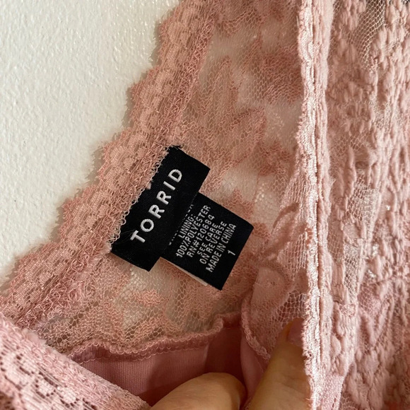 Torrid Peplum Shirt, size 1 - Picture 4 of 5